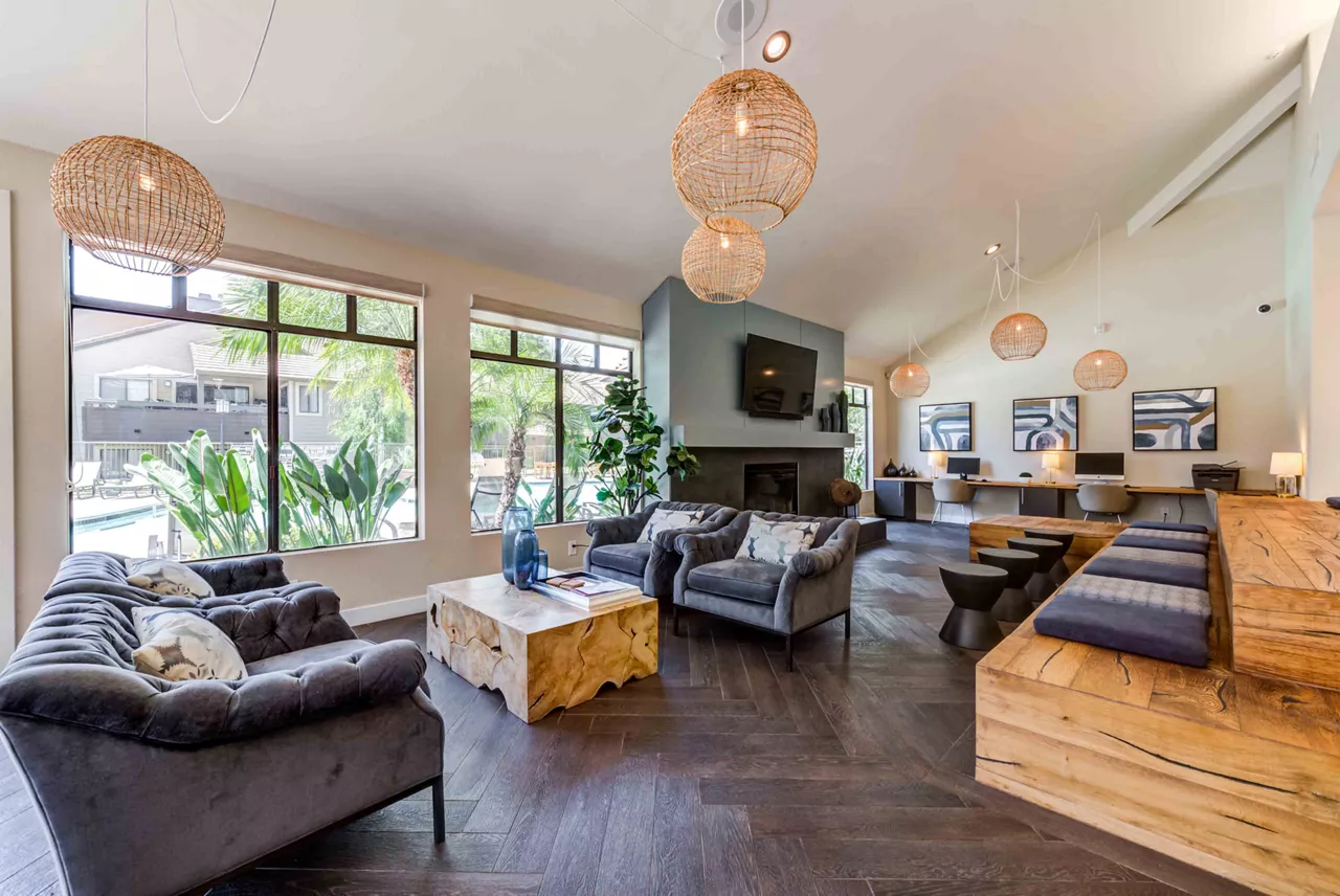 Creekside Alta Loma - Rancho Cucamonga, CA - Outdoor Lounge