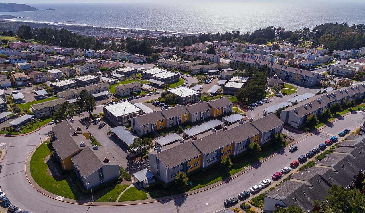 Pacifica Park Apartments in Pacifica, CA - Stunning Views
