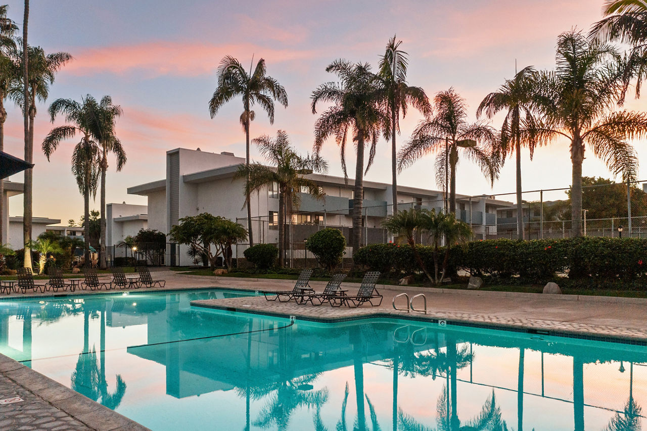 Bay Apartments - San Diego - Pool