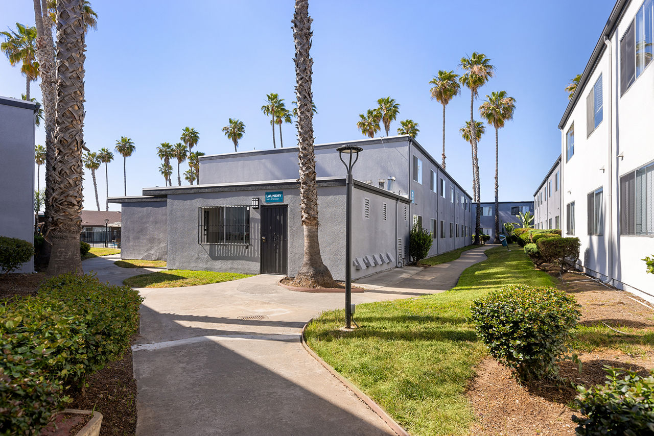 Palms Apartments 5 of 12