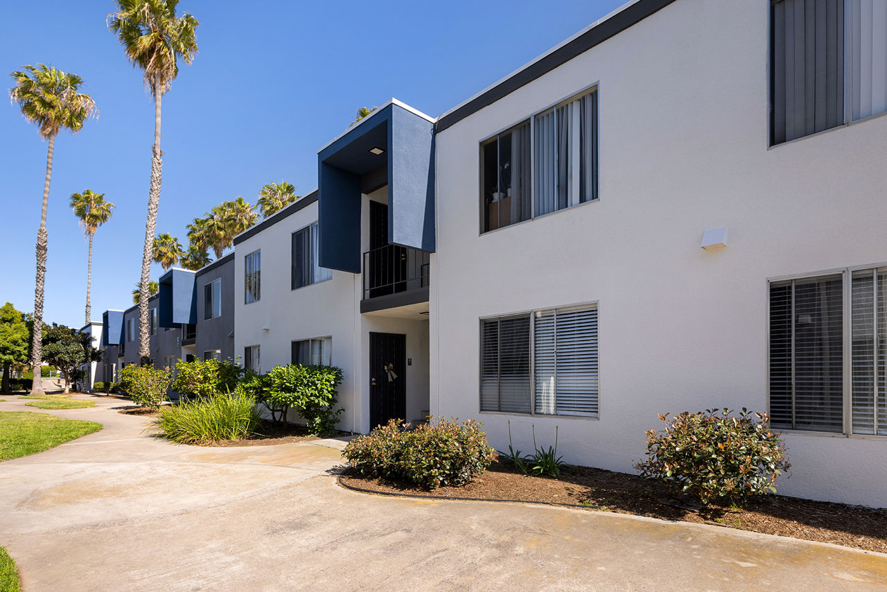 Palms Apartments 4 of 12