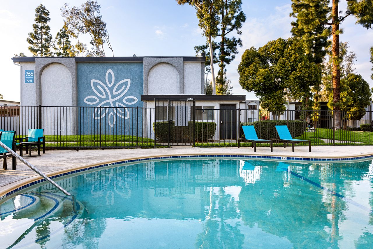 Park Apartments - Escondido, CA - Pool