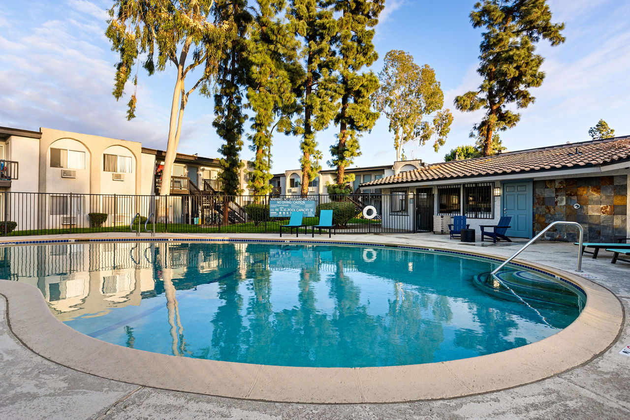 Park Apartments - Escondido, CA - Pool