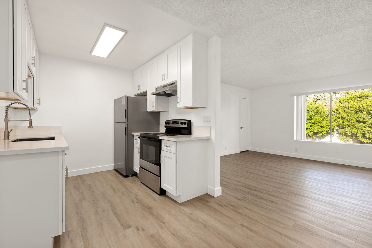 View Apartments - San Diego, CA - Kitchen