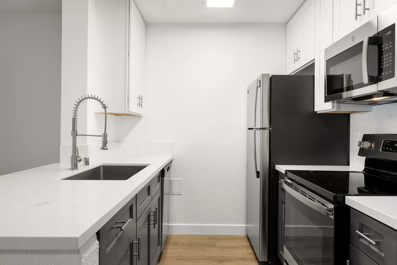 Bay Apartments - San Diego, CA - Kitchen
