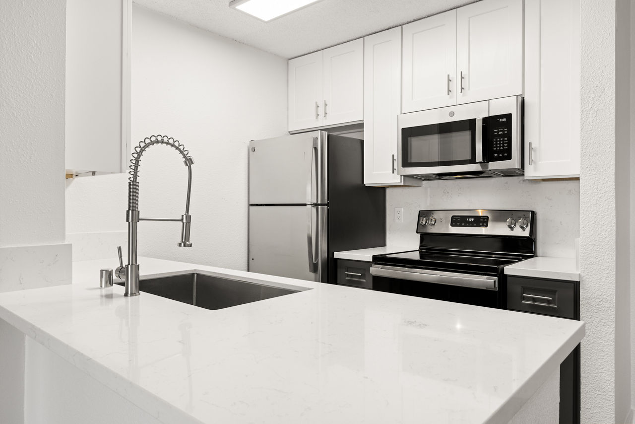 Bay Apartments 6 of 12