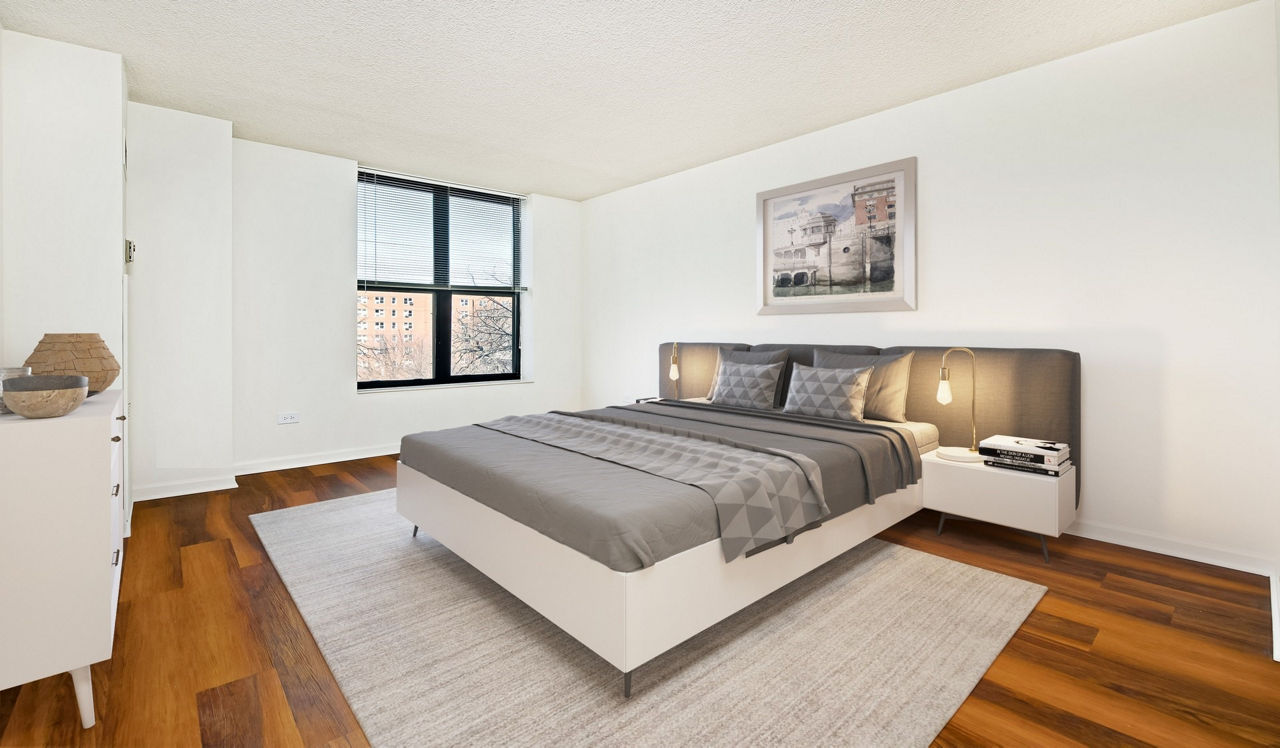 Evanston Place - Chicago, IL - Bedroom