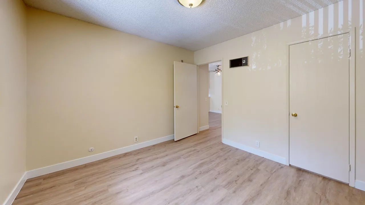 View Apartments - San Diego, CA - Bedroom
