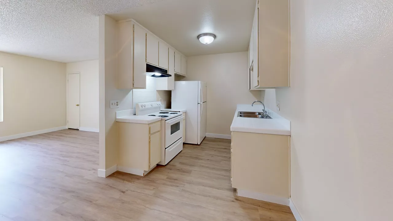 View Apartments - San Diego, CA - Kitchen