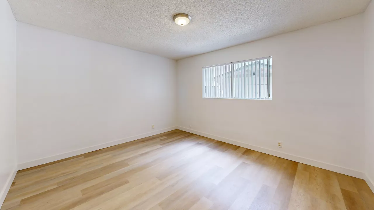 View Apartments - San Diego, CA - Bedroom