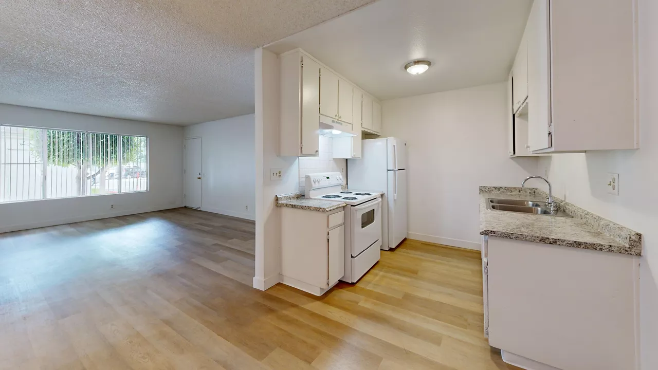 View Apartments - San Diego, CA - Kitchen