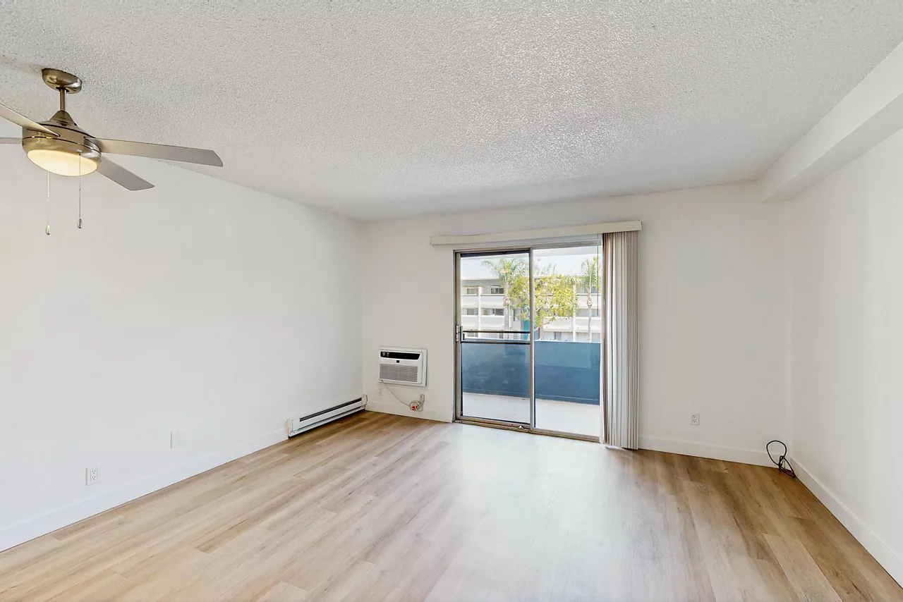 Bay Apartments - San Diego, CA - living room