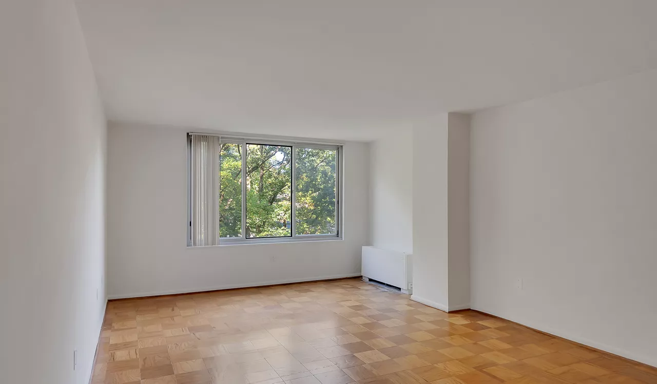 Willard Towers - Chevy Chase, MD - Bedroom