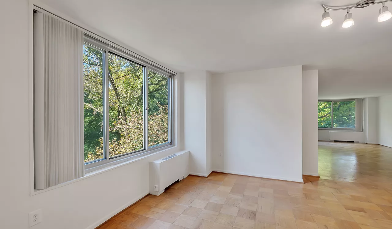 Willard Towers - Chevy Chase, MD - Living Room