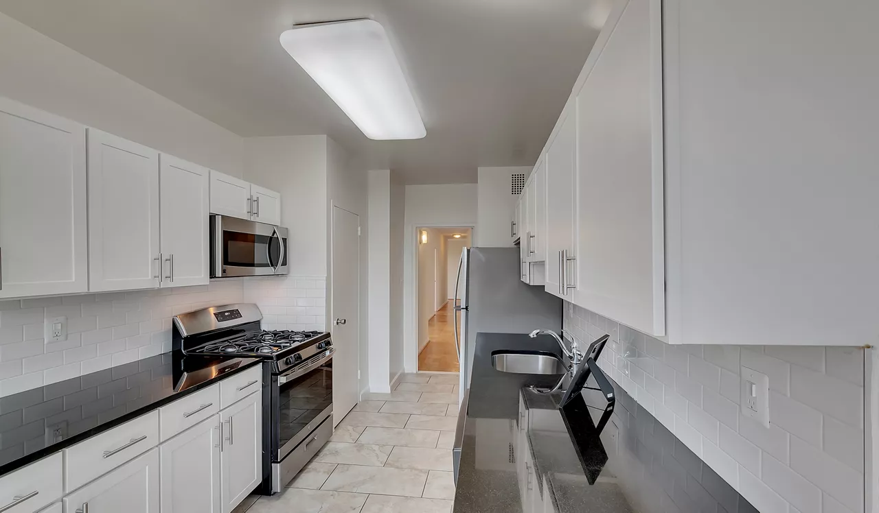 Willard Towers - Chevy Chase, MD - Kitchen
