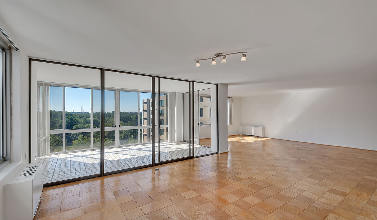 Willard Towers - Chevy Chase, MD - Living Room