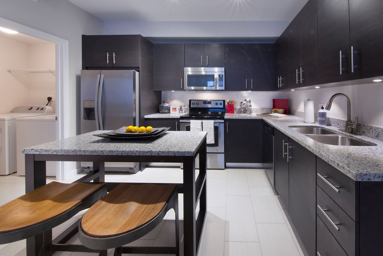 Doral View - Doral, FL - Kitchen