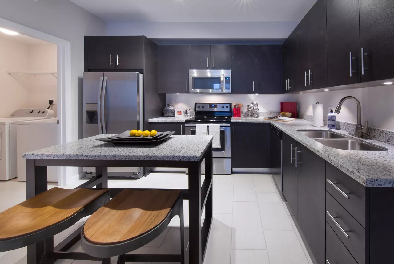 Doral View - Doral, FL - Kitchen