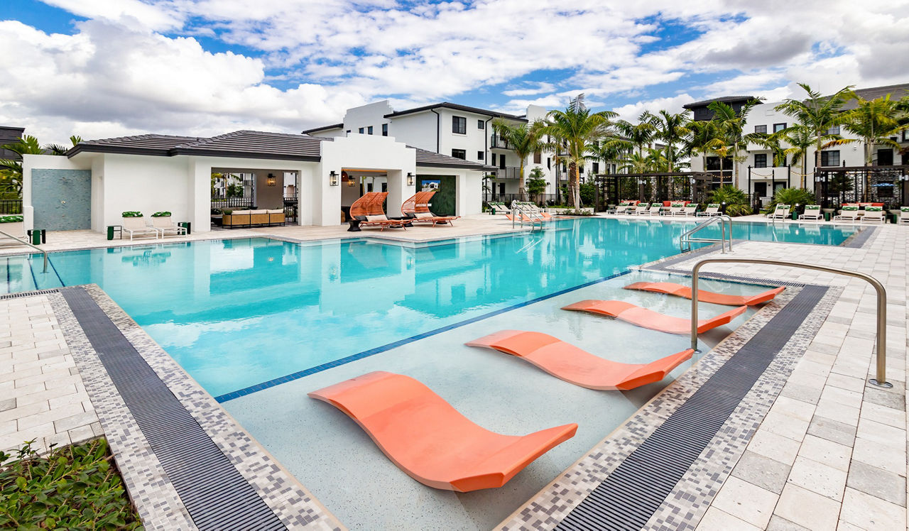 Solea at Miami Lakes - Hialeah, FL - pool