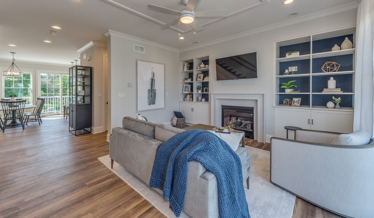 Eldridge Townhomes - Elmhurst, IL - Living Room.