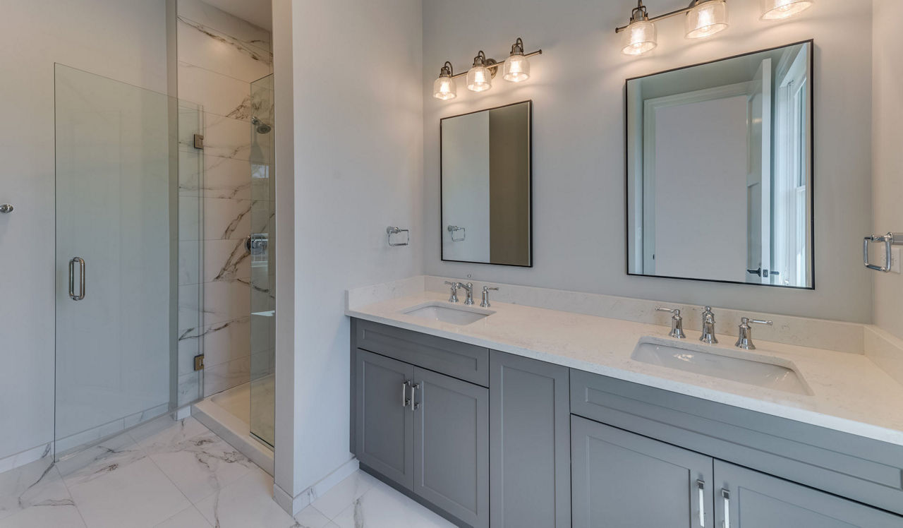 Eldridge Townhomes - Elmhurst, IL - Bathroom