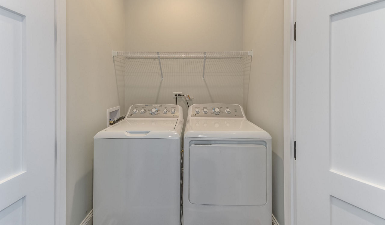 Elm Creek Eldridge Townhomes - Elmhurst, IL - Laundry
