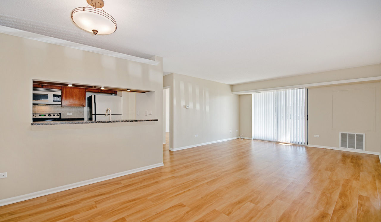 Elm Creek Apartments & Townhomes - Elmhurst, IL - DIning