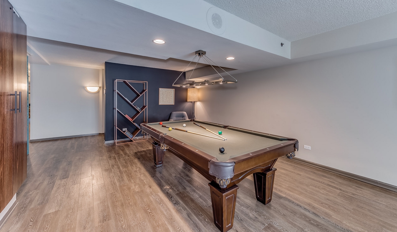 Elm Creek Apartments - Elmhurst, IL - Pool Table