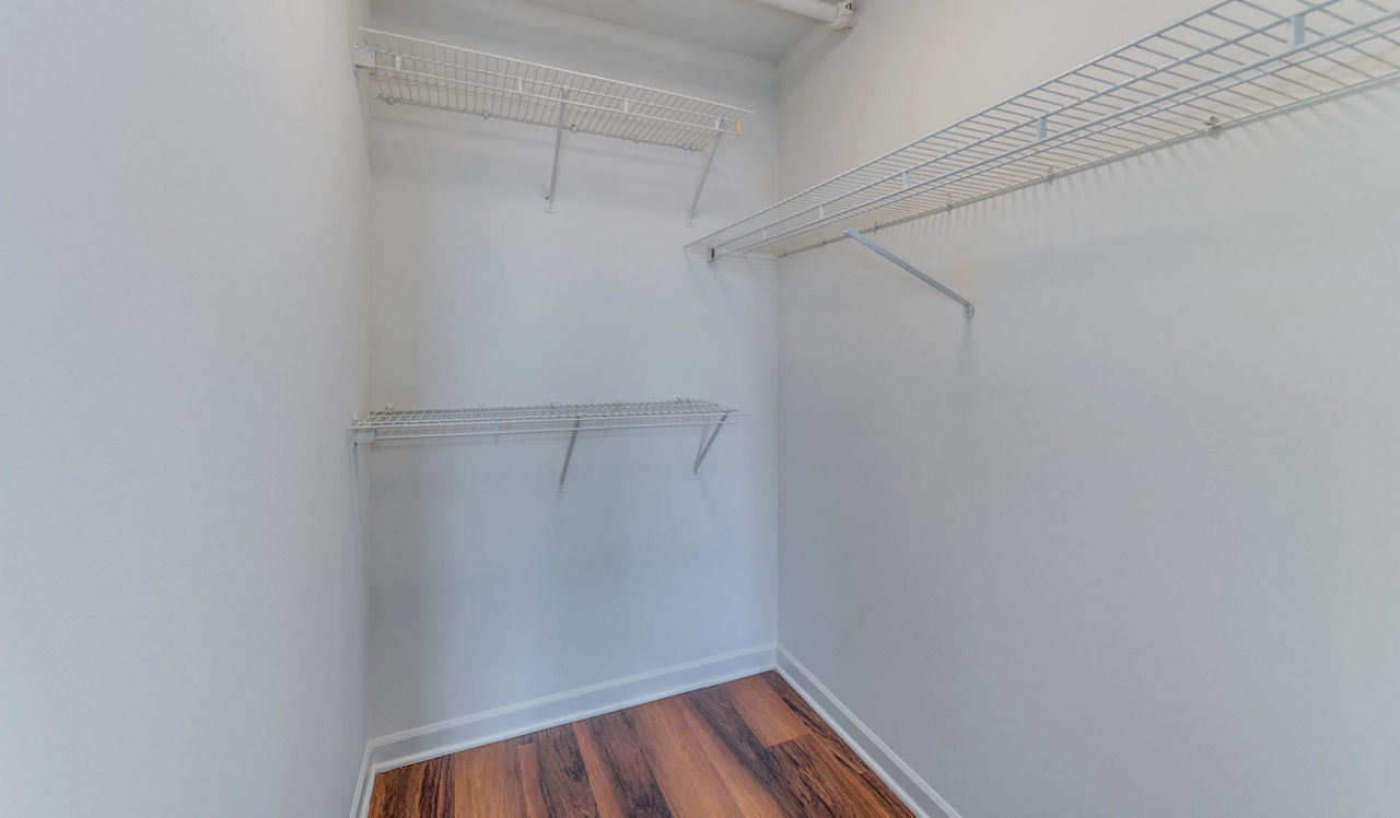 Evanston Place Apartments - Evanston, IL - Closet