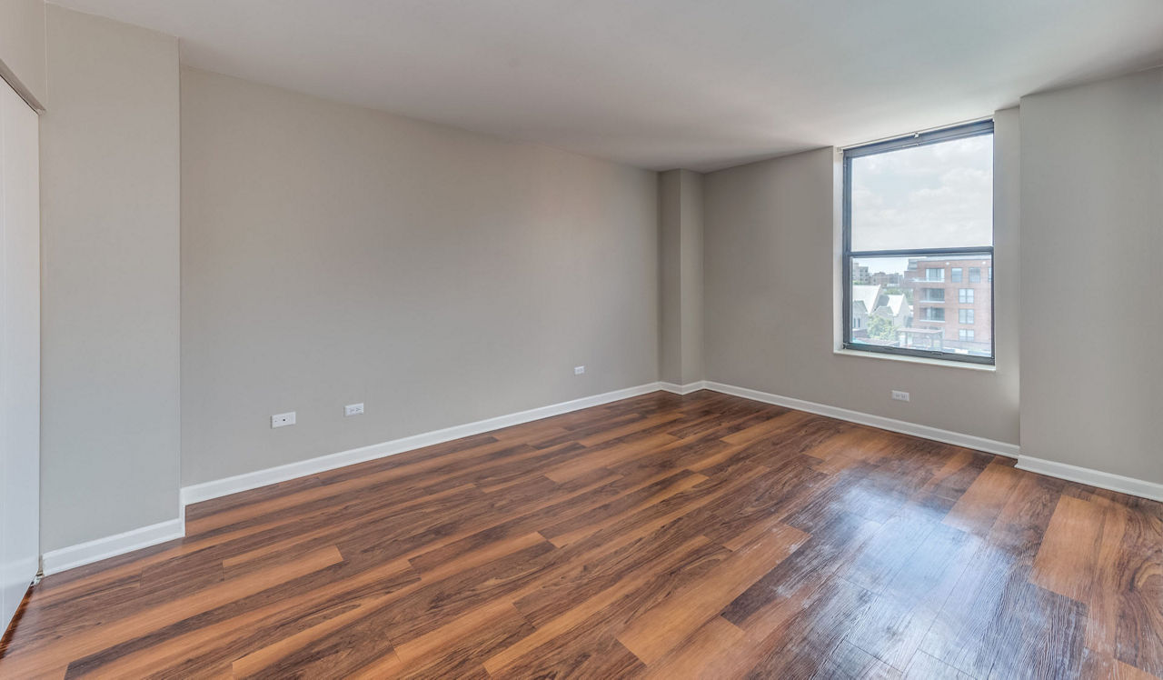 Evanston Place Apartments - Evanston, IL - Bedroom