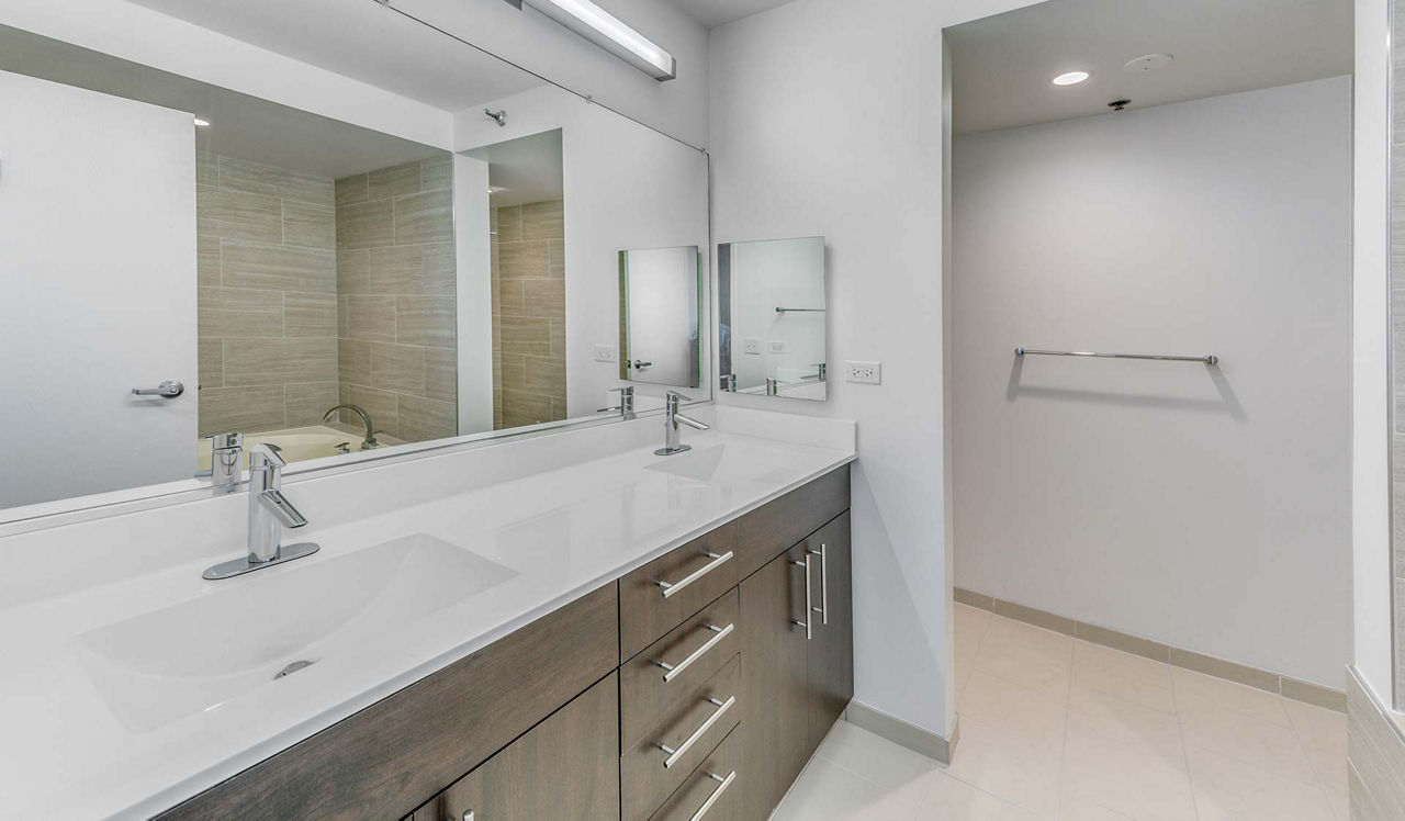 Evnaston Place - Evanston, IL - Bathroom