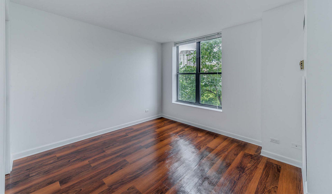 Evnaston Place - Evanston, IL - Bedroom
