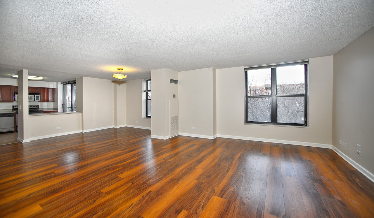 Evanston Place - Evanston, IL - Living Room