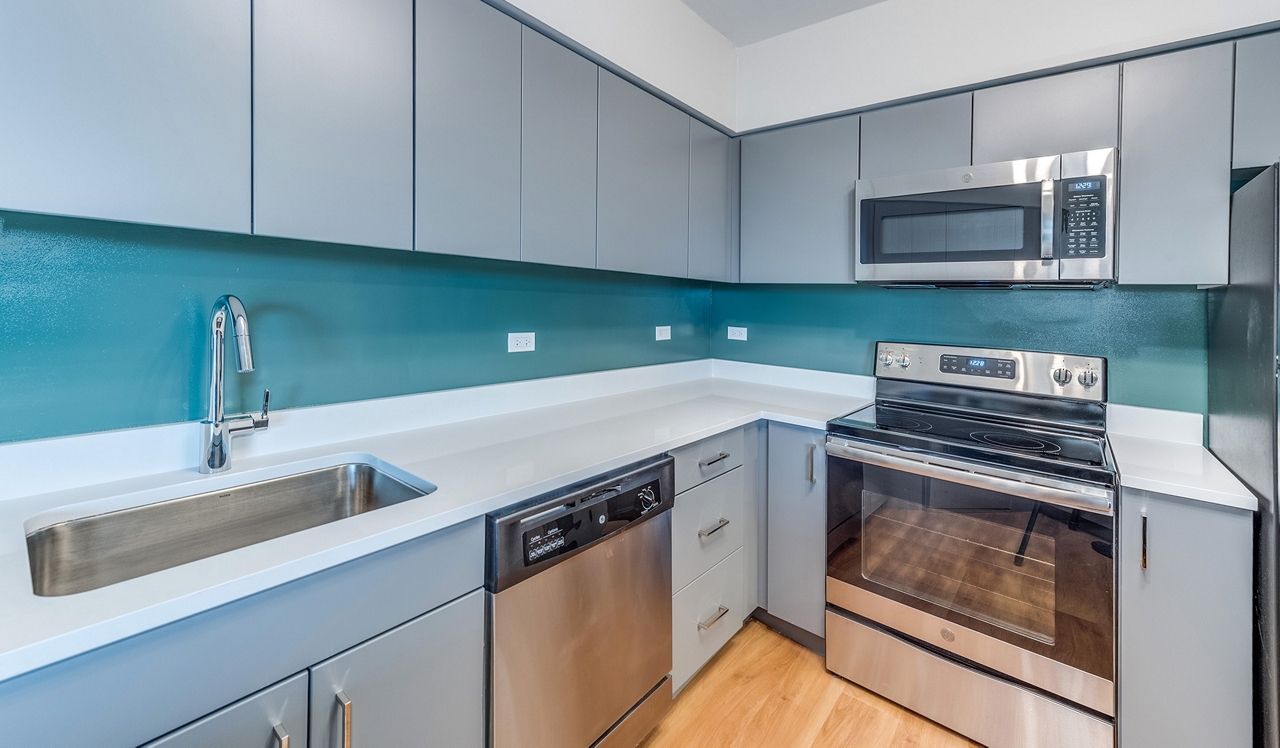 Evanston Place – Evanston IL – Upgraded kitchen