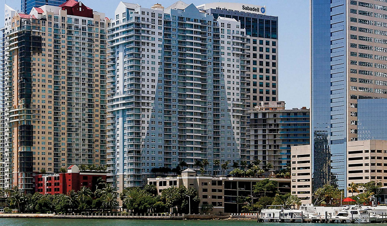 Yacht Club - Brickell, FL - Exterior