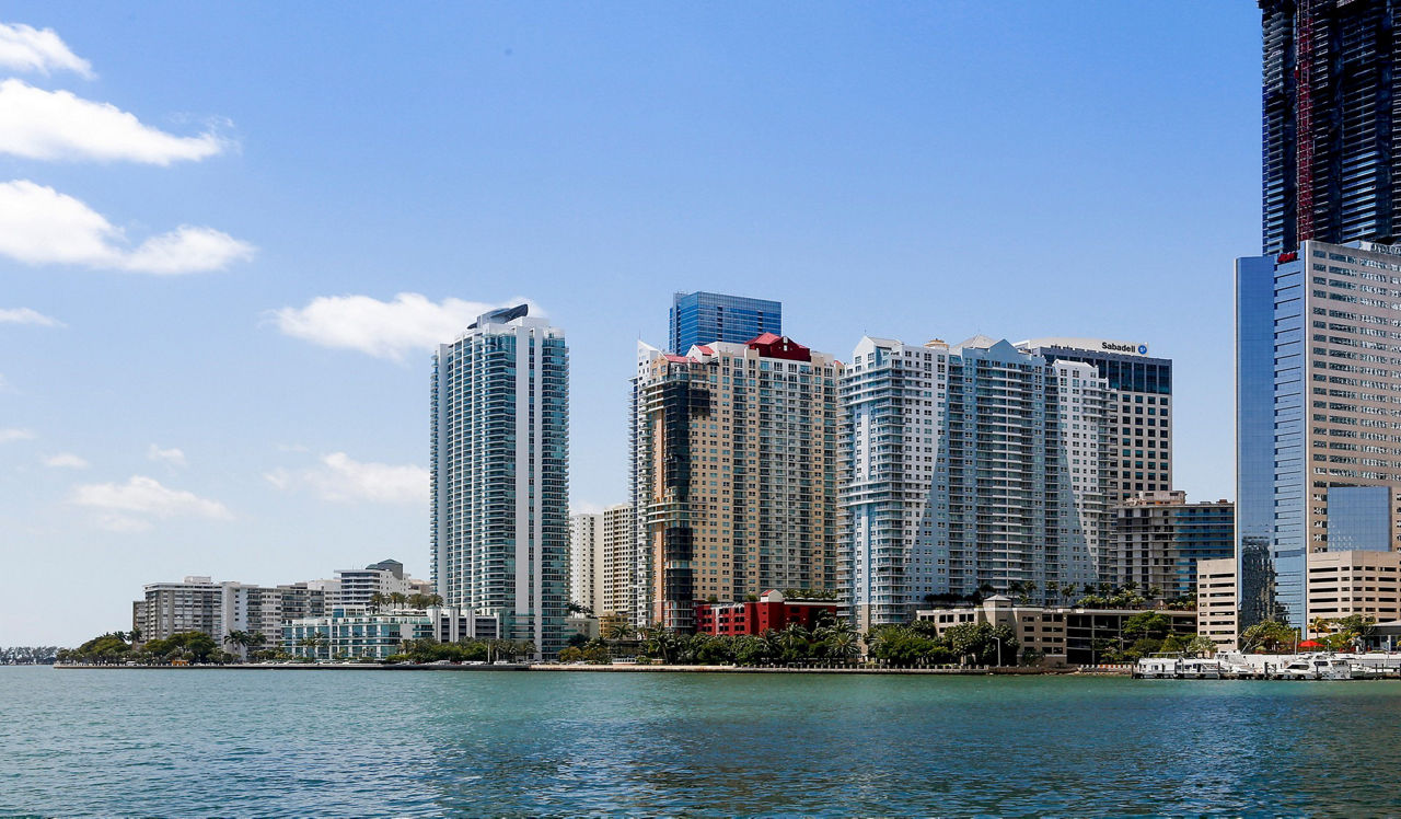 Yacht Club - Brickell, FL - Exterior