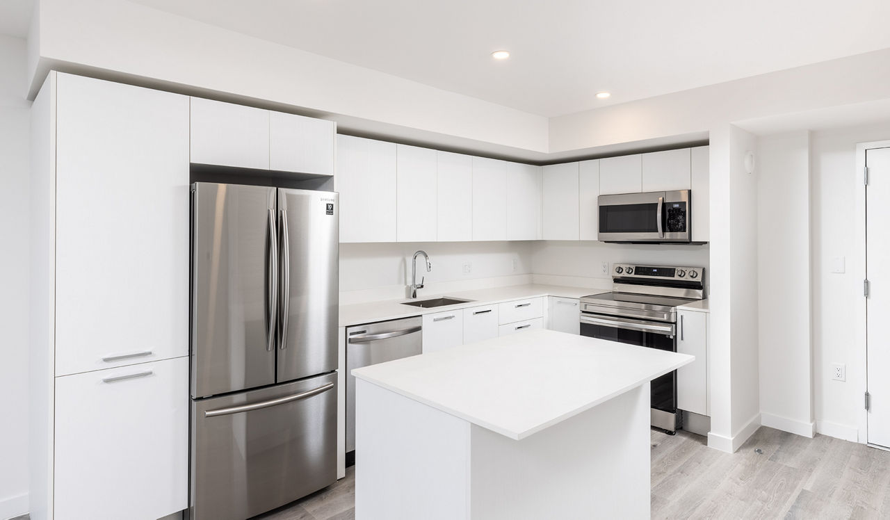 Flamingo Point - Miami, FL - The Horizon Kitchen Interior