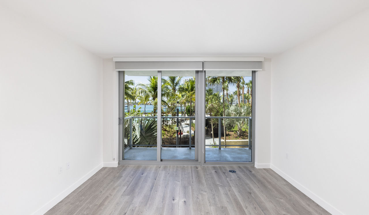 Flamingo Point - Miami, FL - The Horizon Interior Living Room