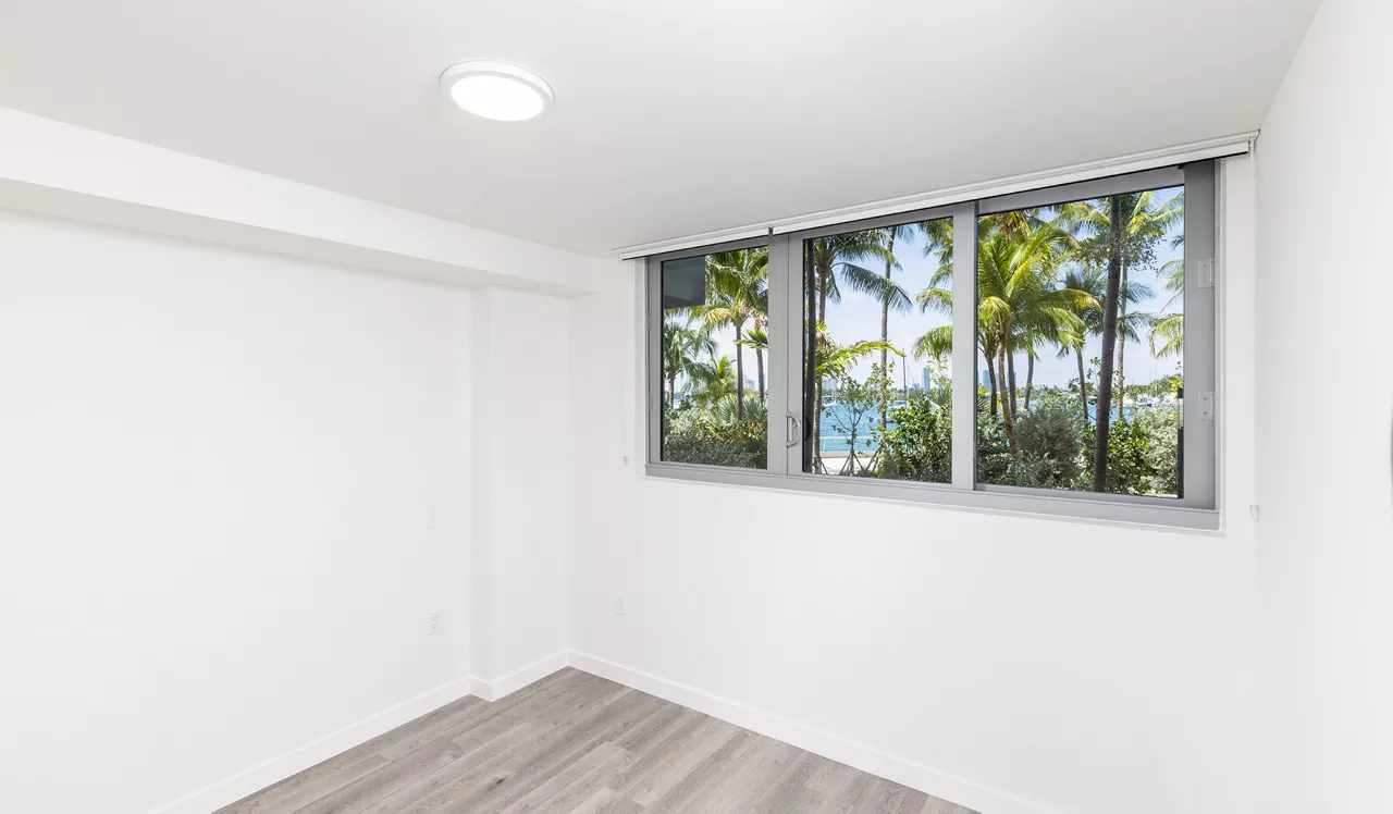 Flamingo Point - Miami, FL - The Horizon Interior Bedroom