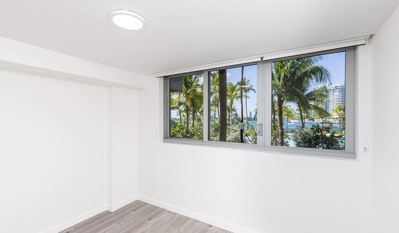 Flamingo Point - Miami, FL - The Horizon Interior Bedroom