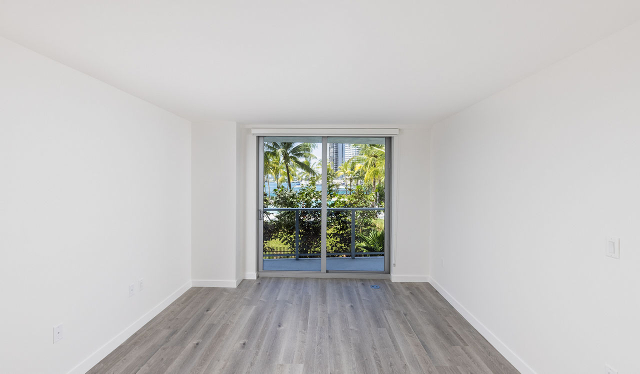 Flamingo Point - Miami, FL - The Horizon Interior Living Room