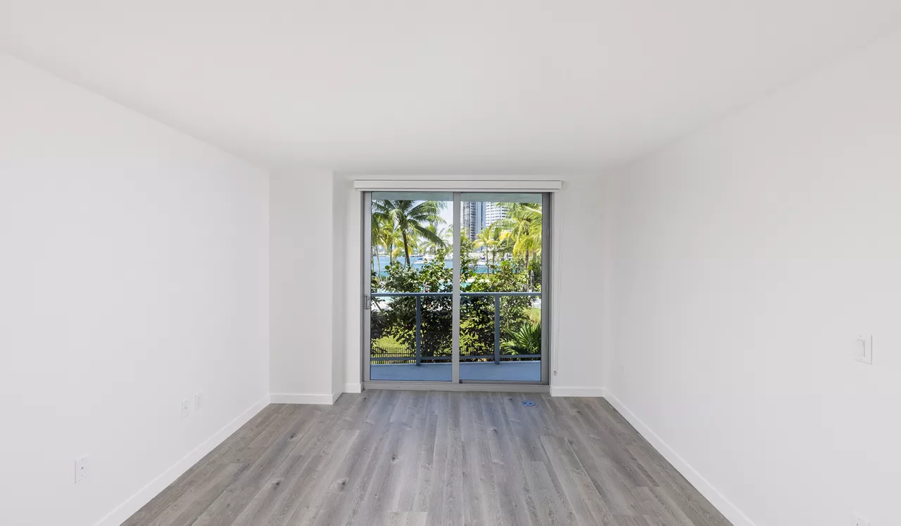 Flamingo Point - Miami, FL - The Horizon Interior Living Room