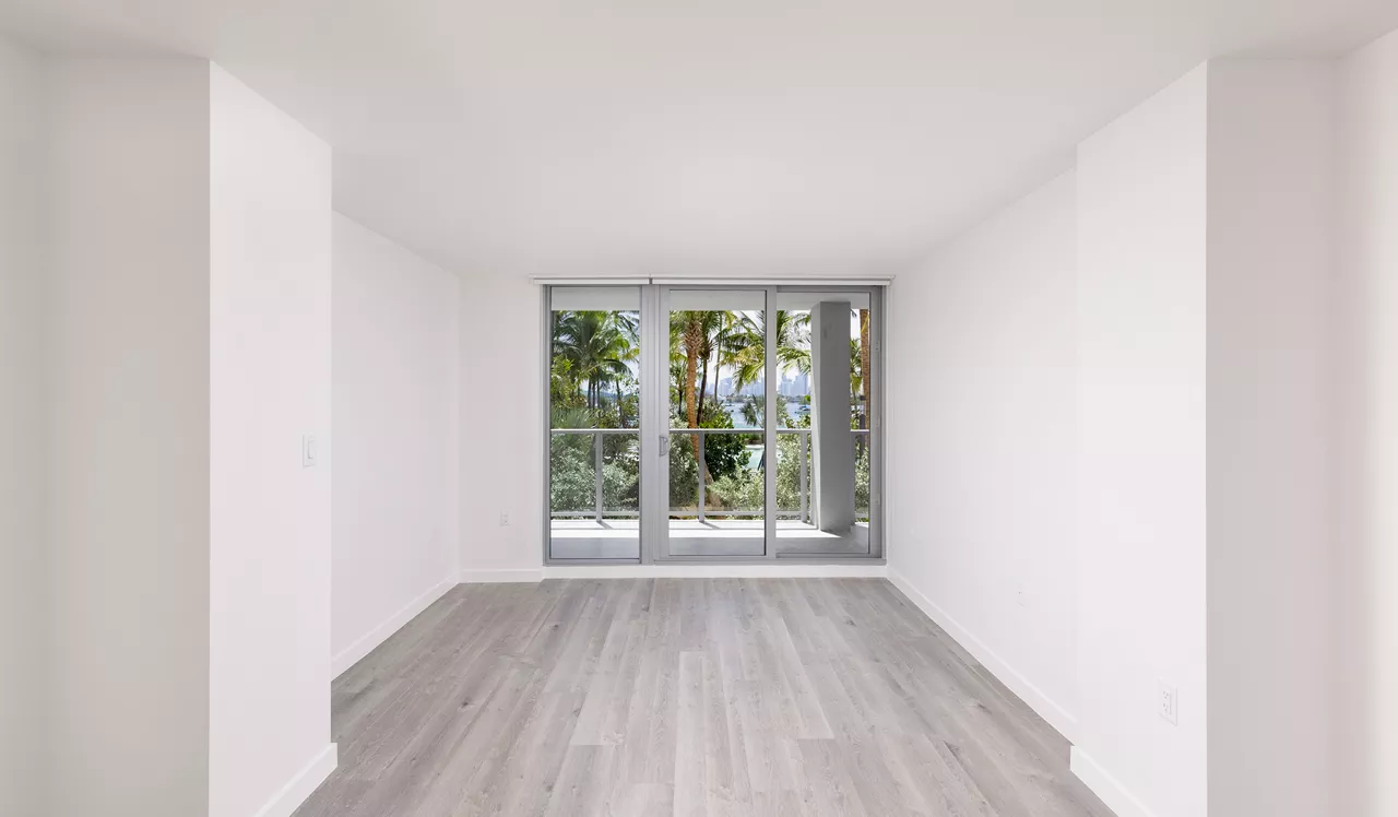 Flamingo Point - Miami, FL -  The Horizon Interior Living room