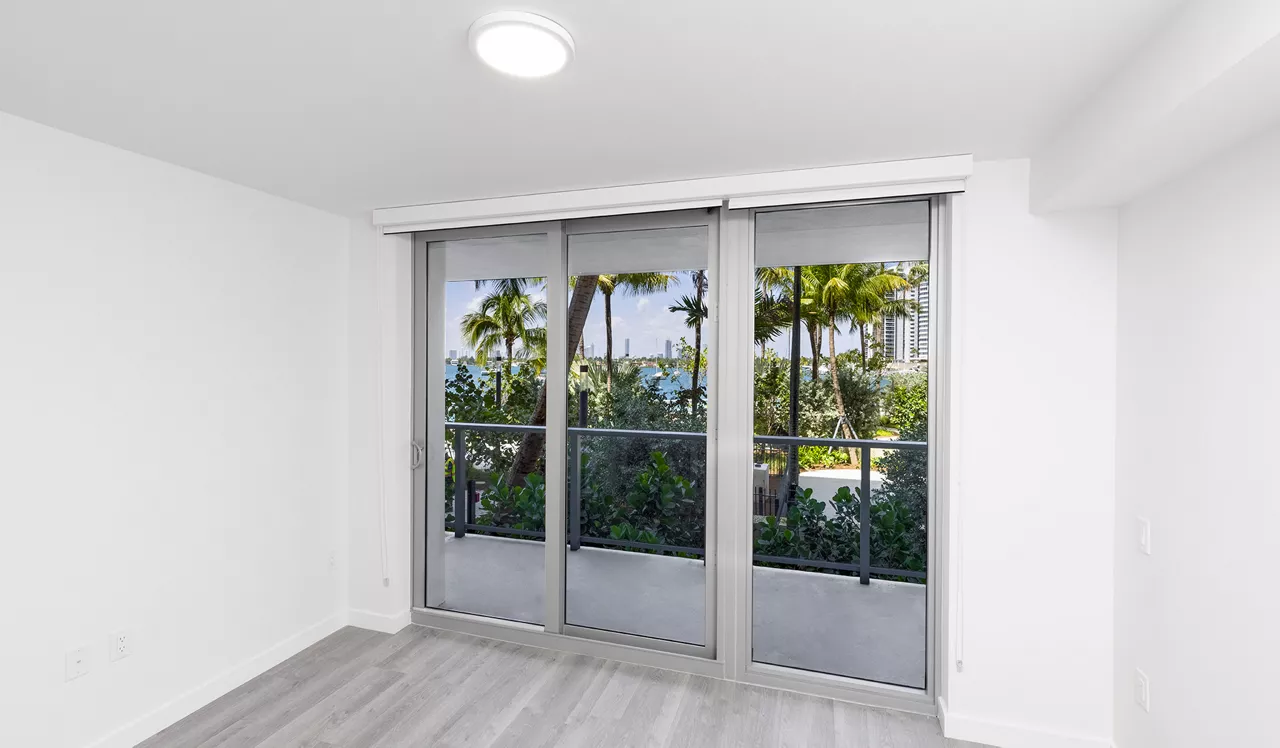 Flamingo Point - Miami, FL - The Horizon bedroom