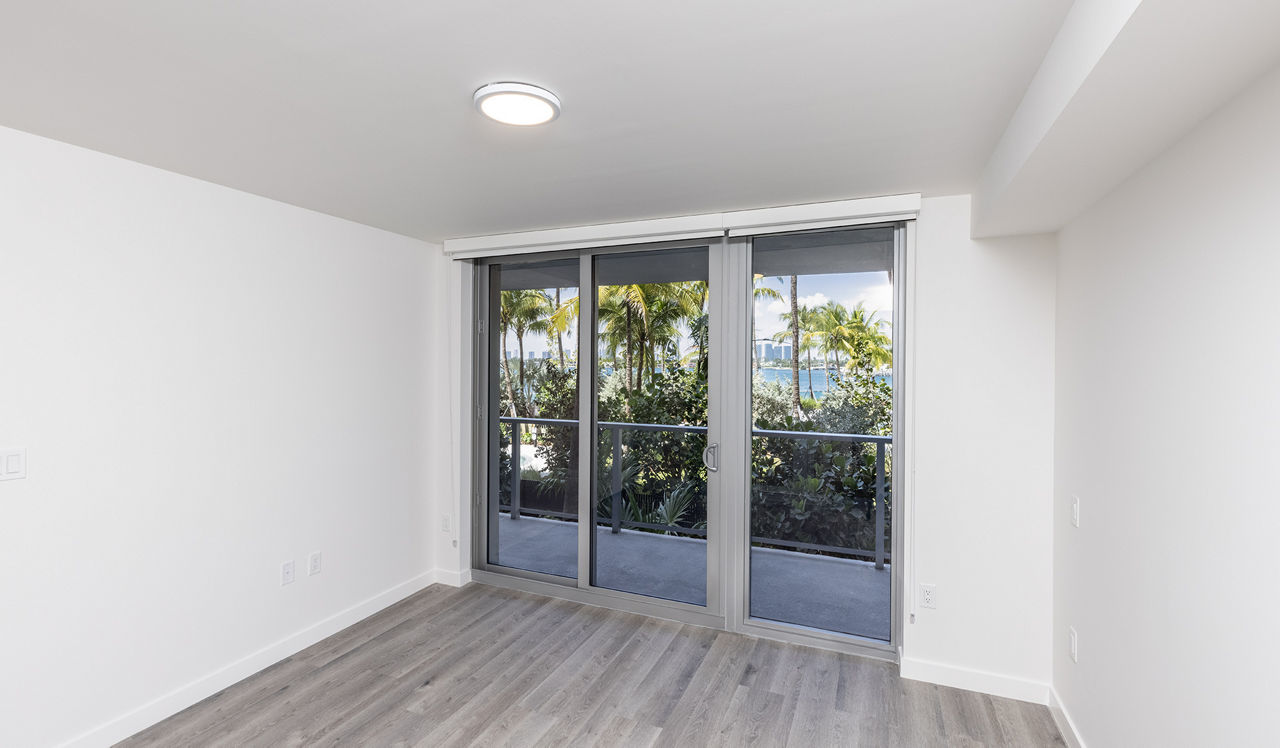 Flamingo Point - Miami, FL - The Horizon 2B Bedroom