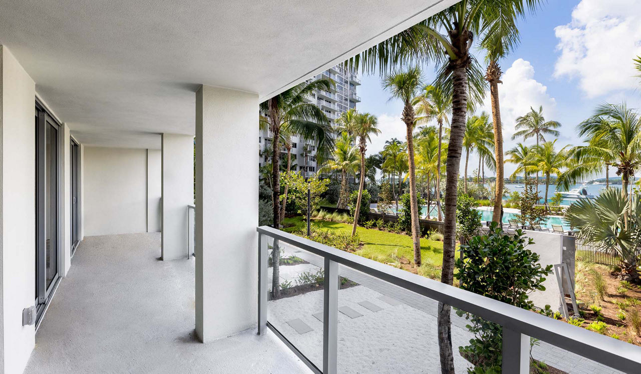 Flamingo Point - Miami, FL - The Horizon 2B Balcony
