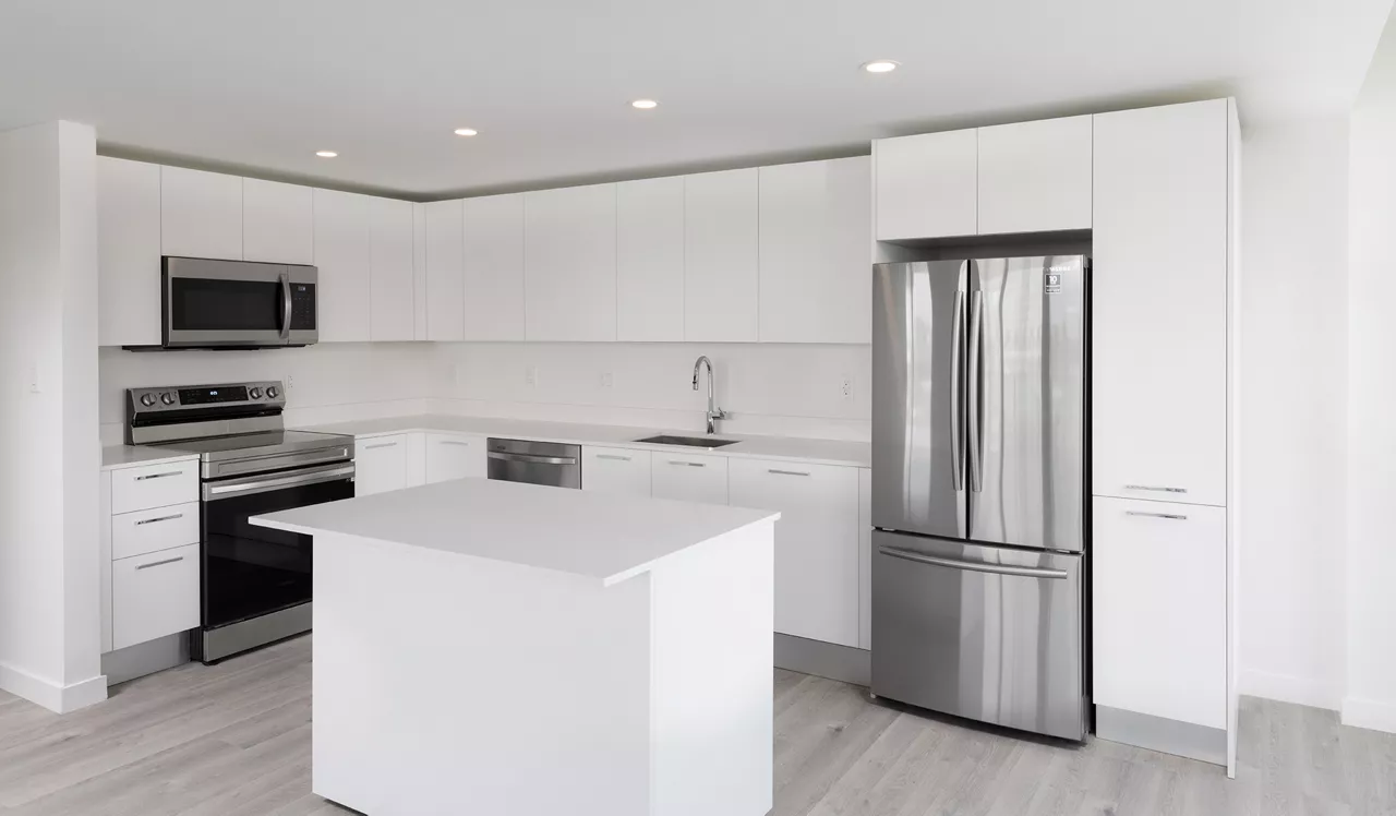 Flamingo Point - Miami, FL - The Horizon 2O Interior Kitchen