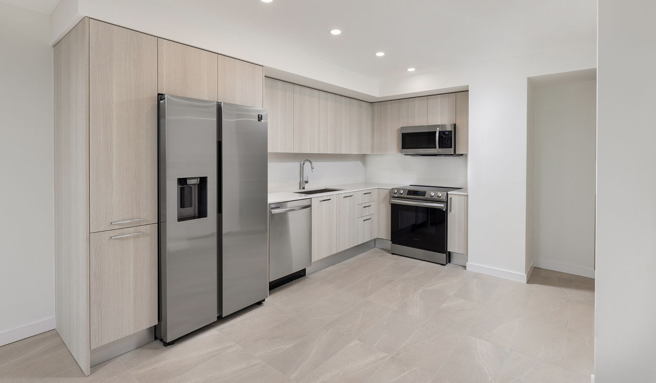 Flamingo Point - Miami, FL - Kitchen