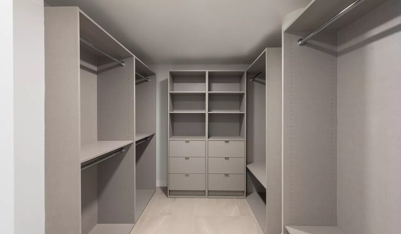 Flamingo Point - Miami, FL - Closet
