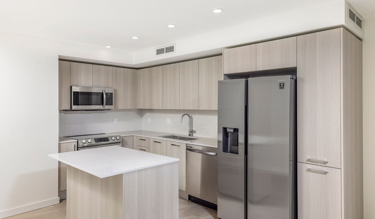 Flamingo Point - Miami, FL - Kitchen